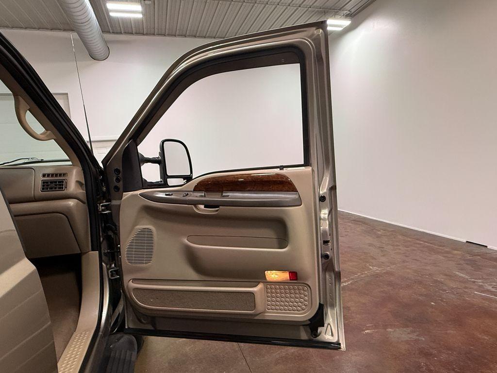 2002 Ford F-250 Super Duty Lariat