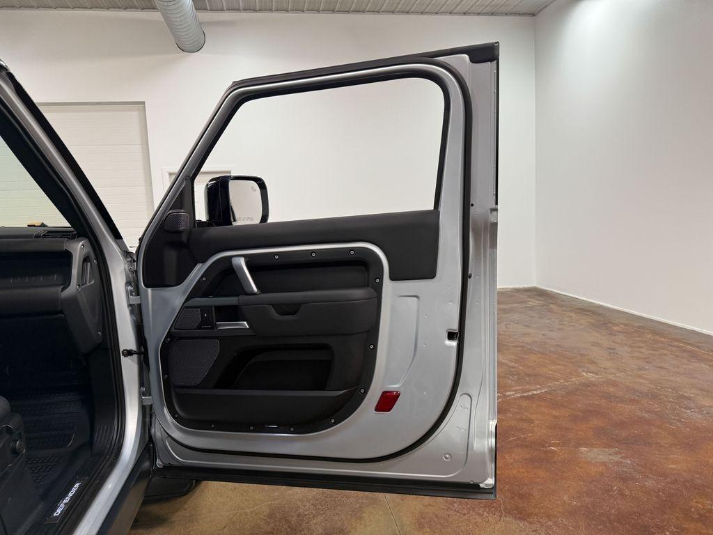2022 Land Rover Defender 90 X-Dynamic S