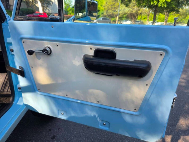 1975 Ford Bronco Corbeau Edition