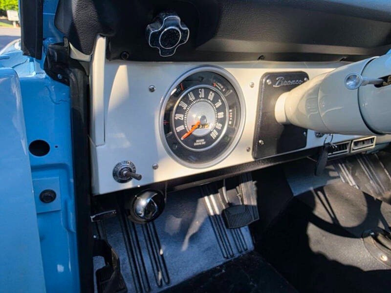1975 Ford Bronco Corbeau Edition