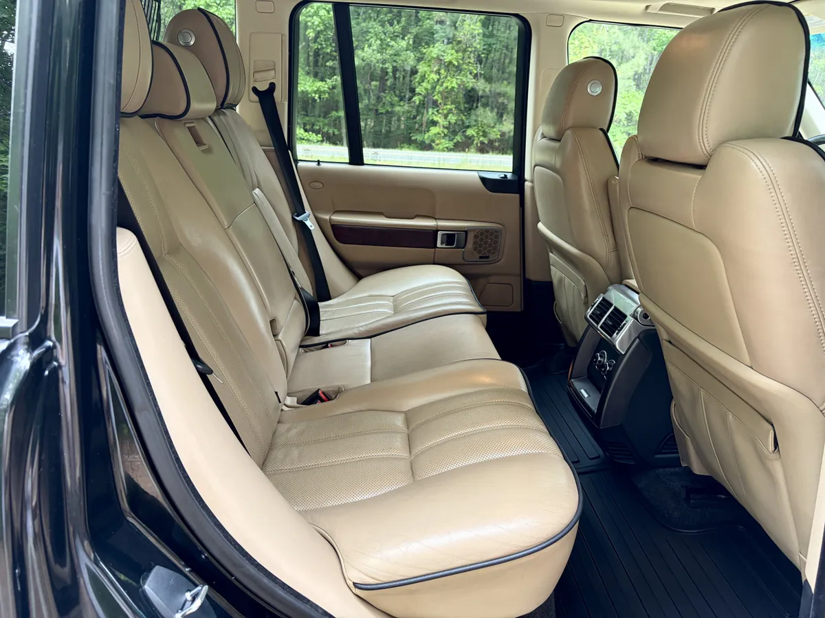 2011 Land Rover Range Rover HSE Luxury