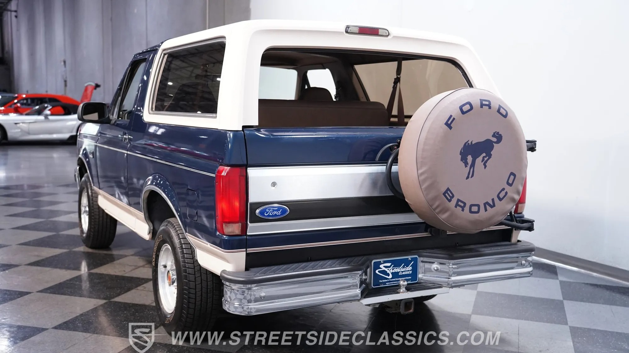 1992 Ford Bronco Eddie Bauer - 4