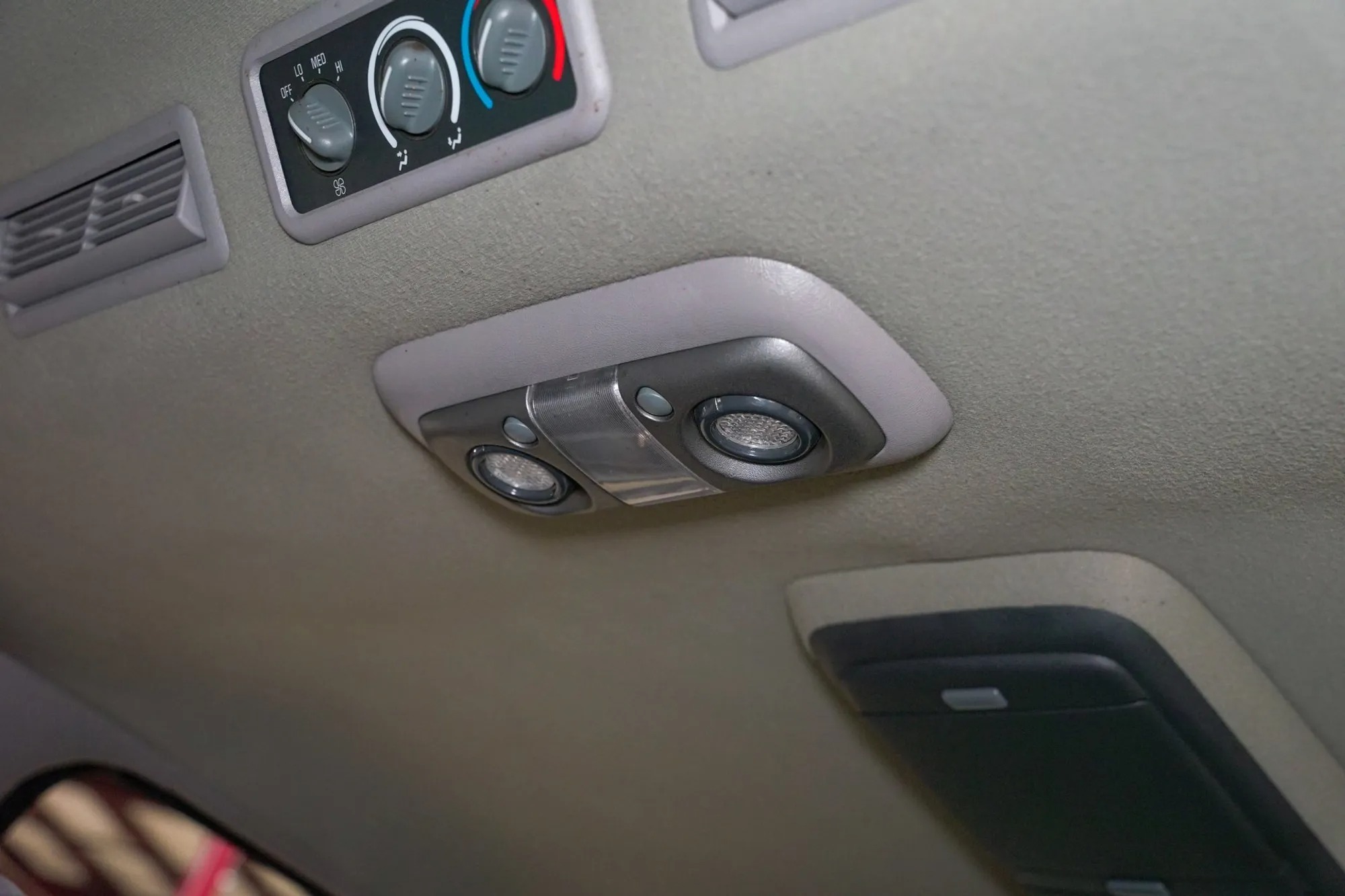 1999 Chevrolet Suburban LS
