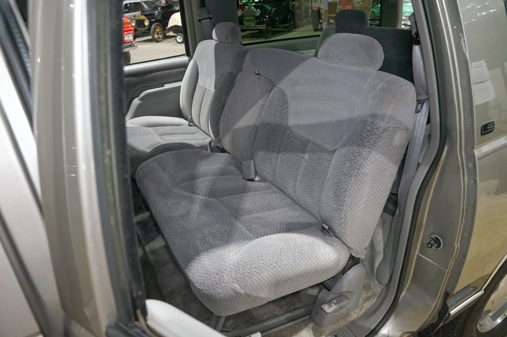 1999 Chevrolet Suburban LS
