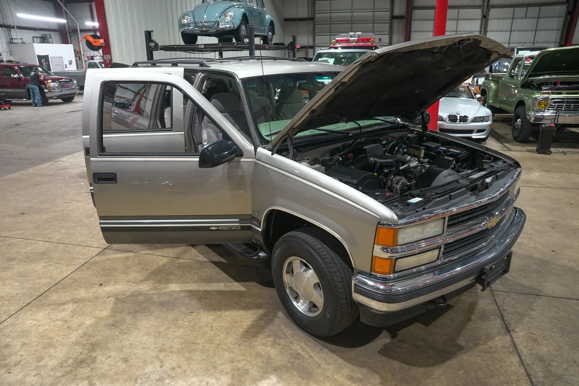 1999 Chevrolet Suburban LS