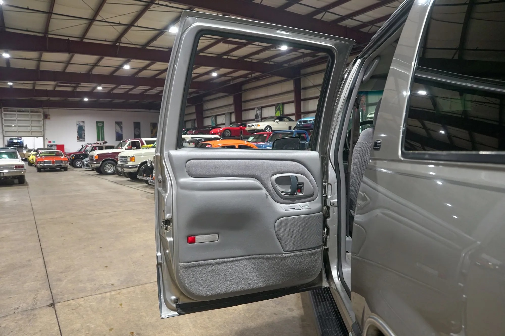 1999 Chevrolet Suburban LS