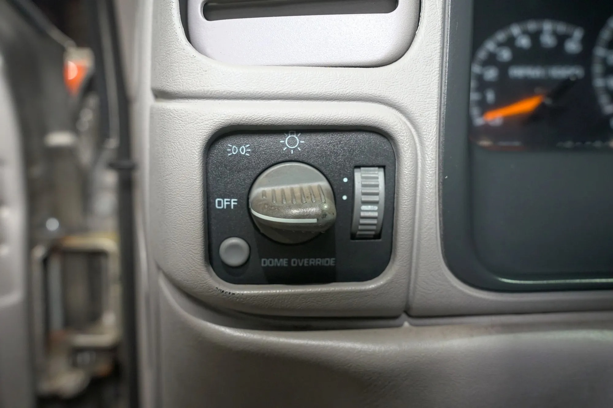 1999 Chevrolet Suburban LS