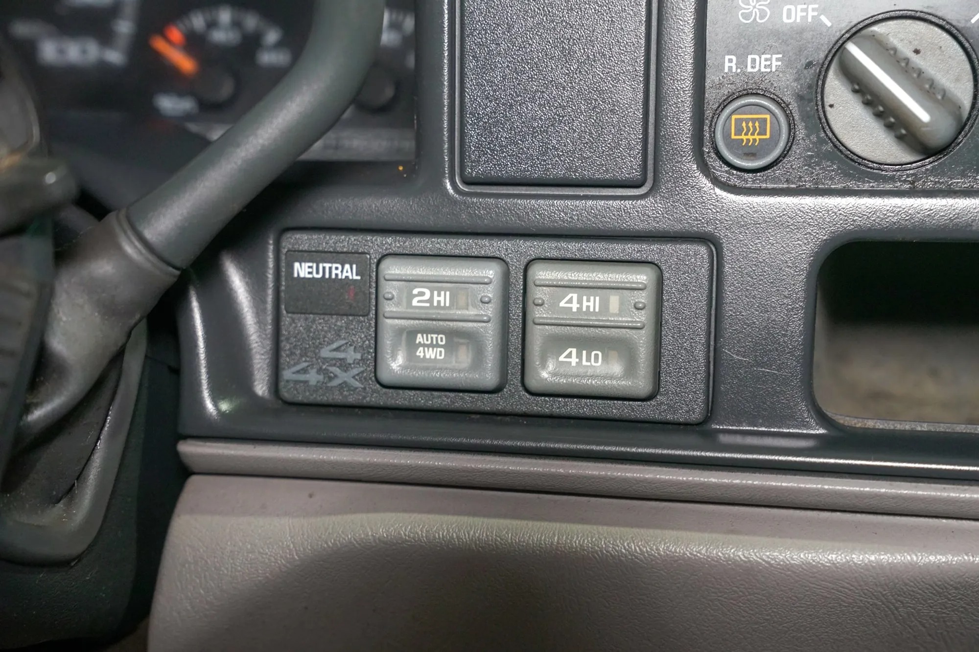 1999 Chevrolet Suburban LS