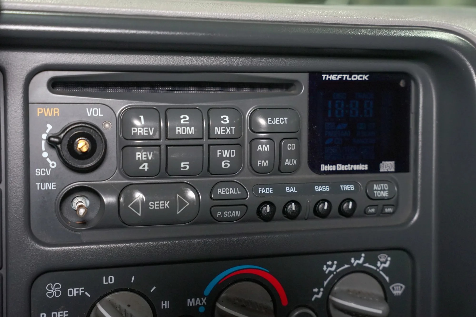1999 Chevrolet Suburban LS