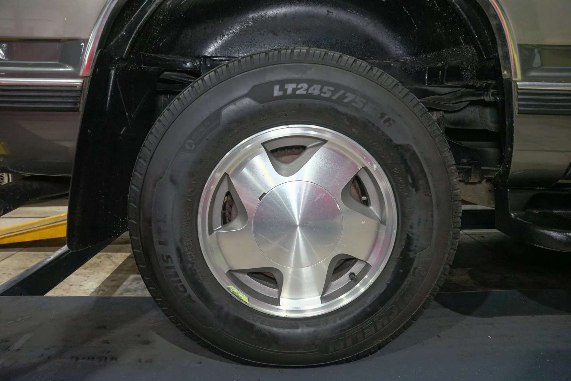 1999 Chevrolet Suburban LS