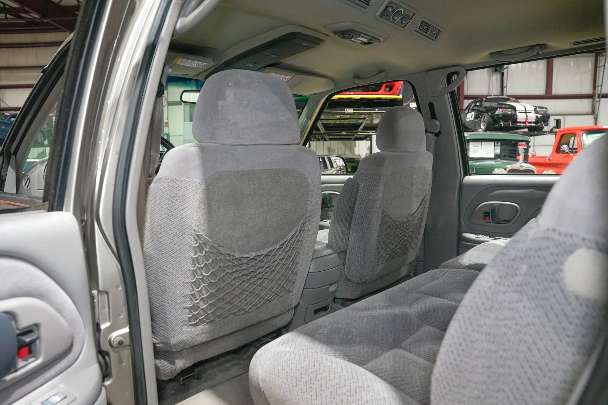 1999 Chevrolet Suburban LS