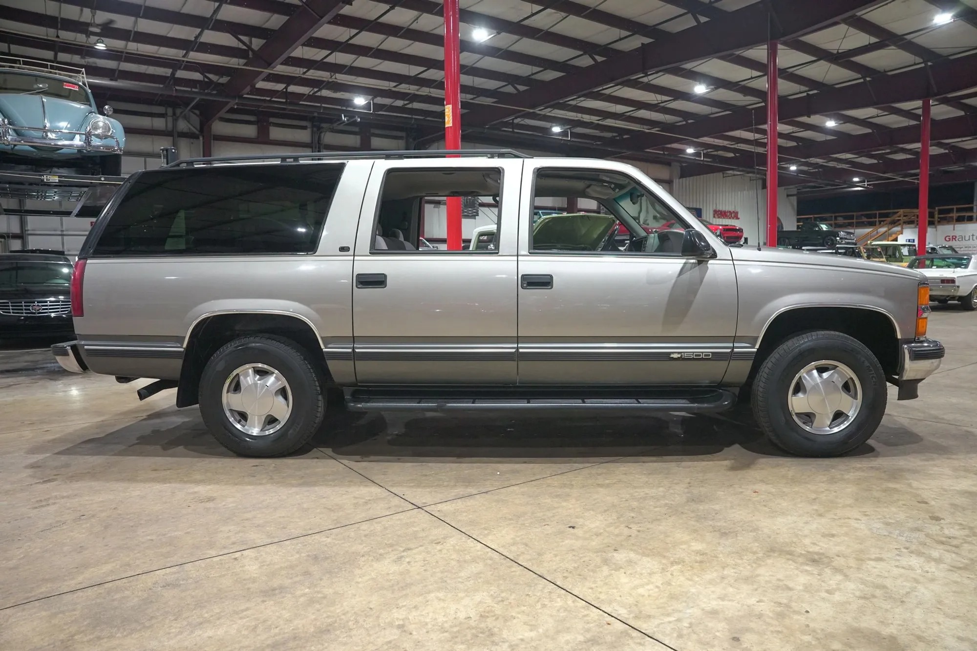 1999 Chevrolet Suburban LS
