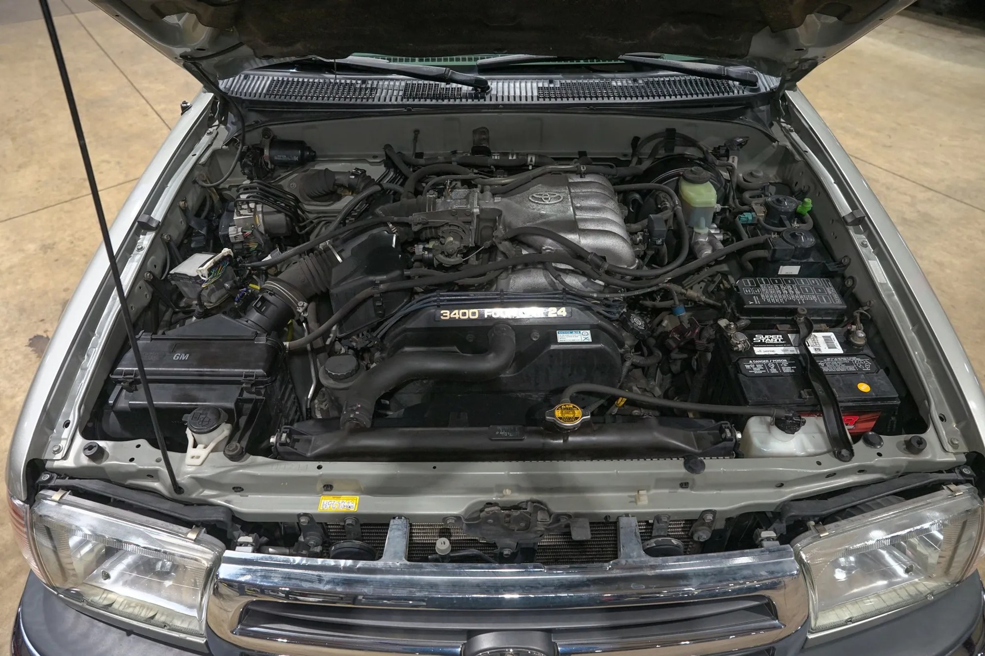 2000 Toyota 4Runner SR5