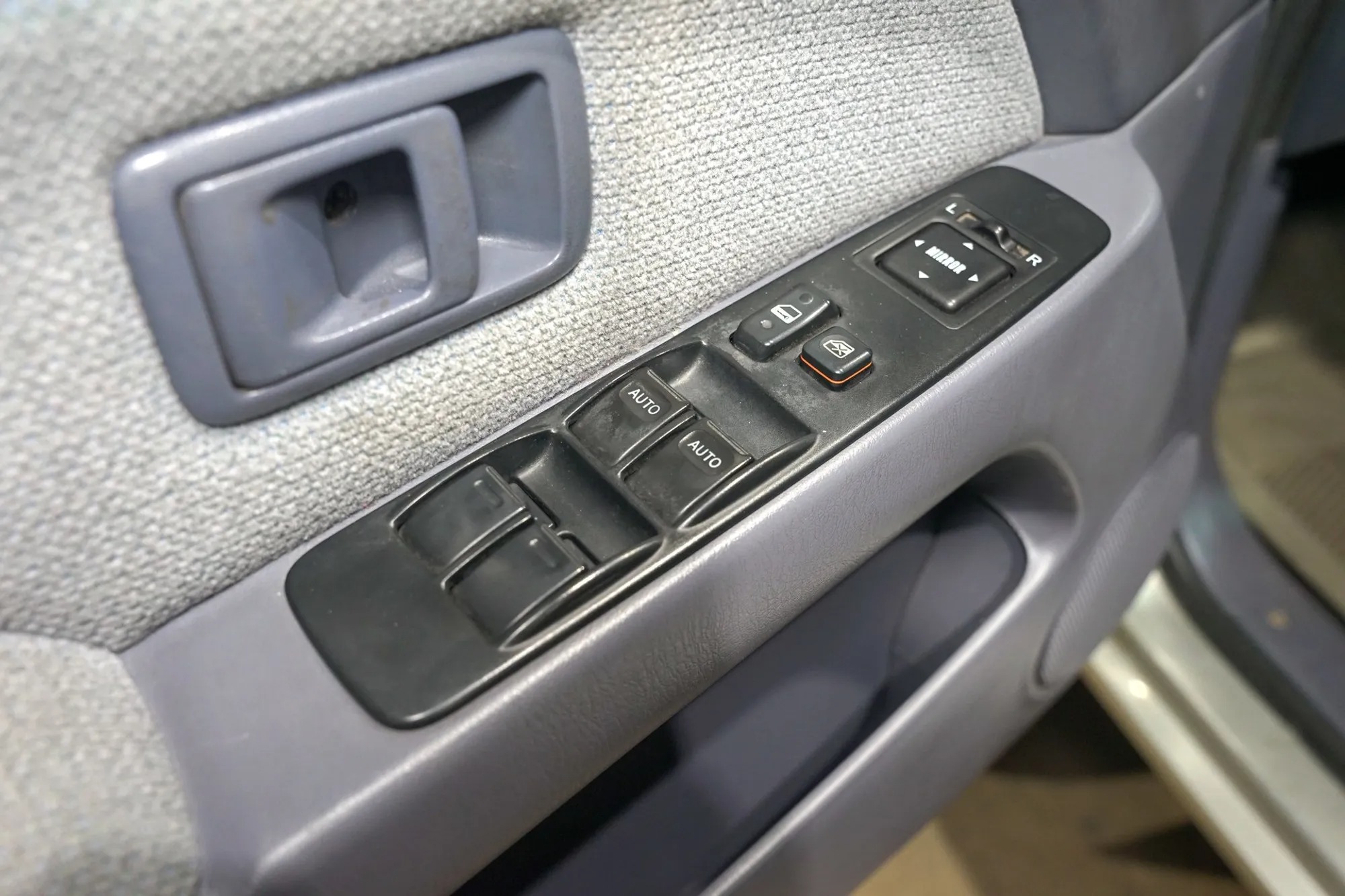 2000 Toyota 4Runner SR5
