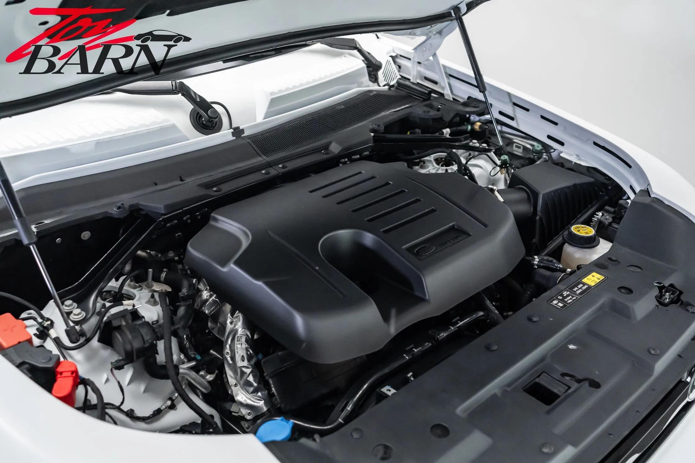 2023 Land Rover Defender 130 SE - 3