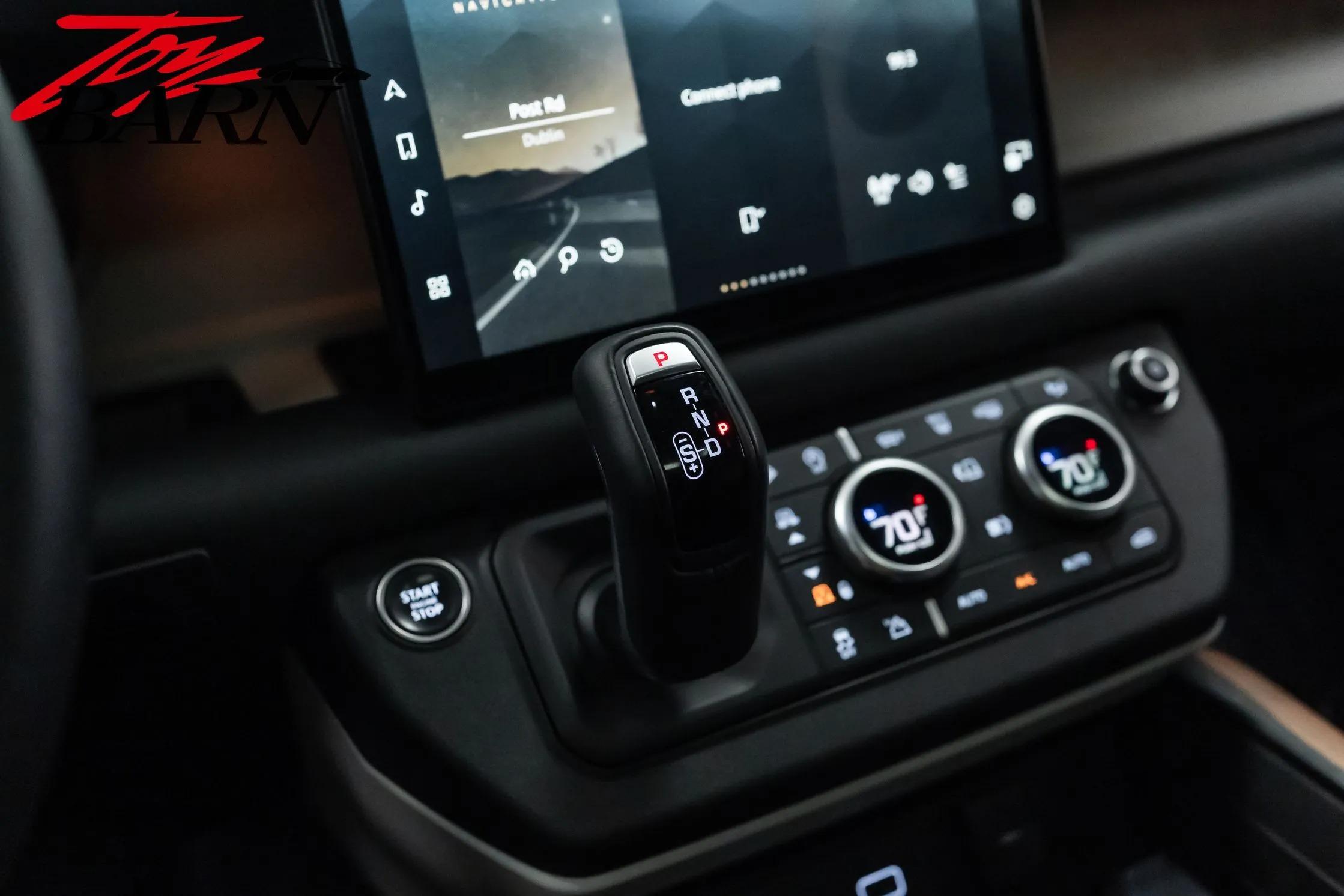 2023 Land Rover Defender 130 SE