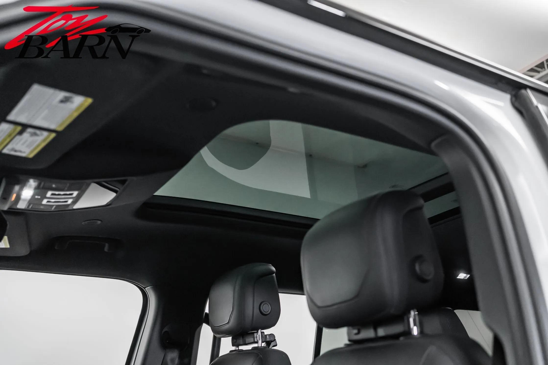 2023 Land Rover Defender 130 SE