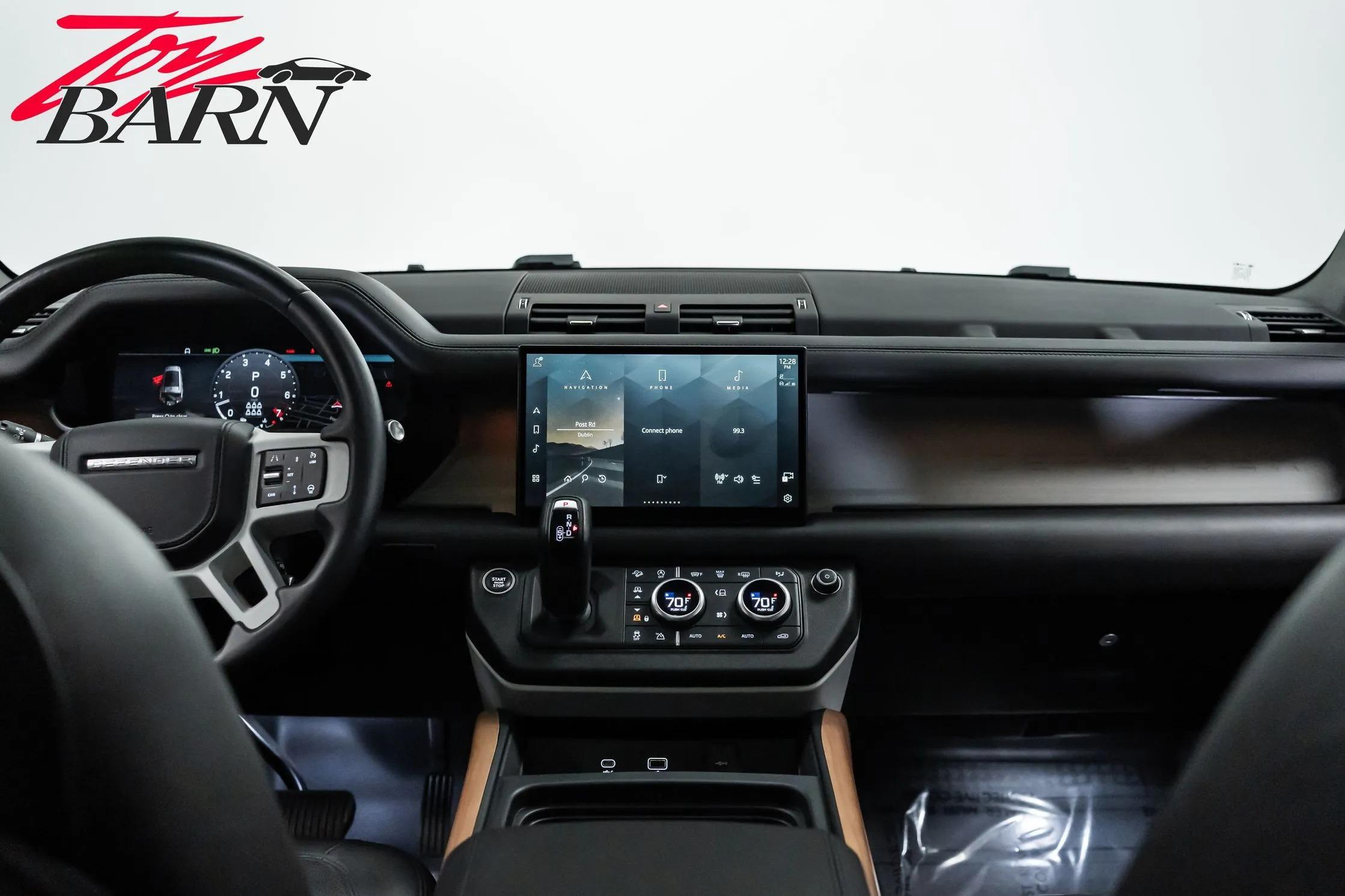 2023 Land Rover Defender 130 SE