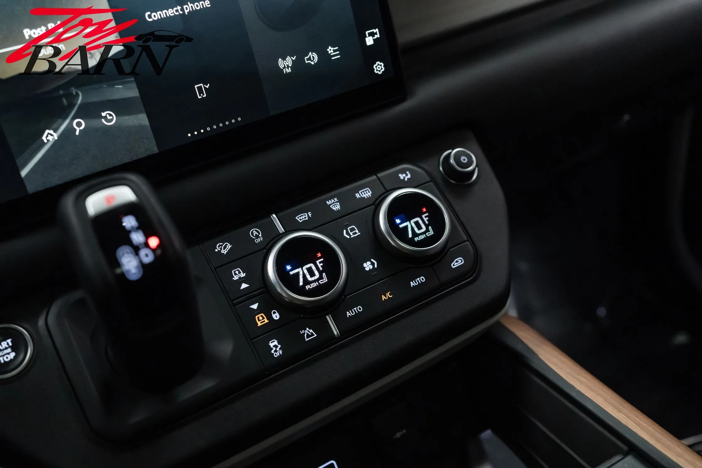 2023 Land Rover Defender 130 SE