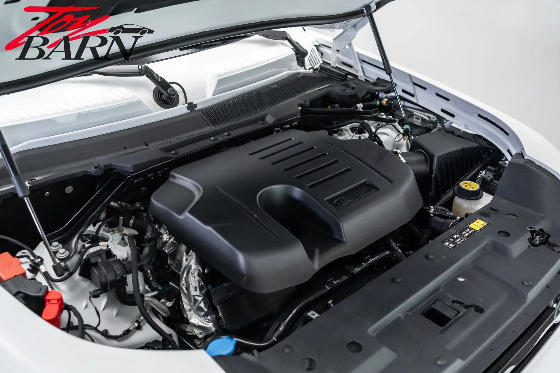 2023 Land Rover Defender 130 SE - 3