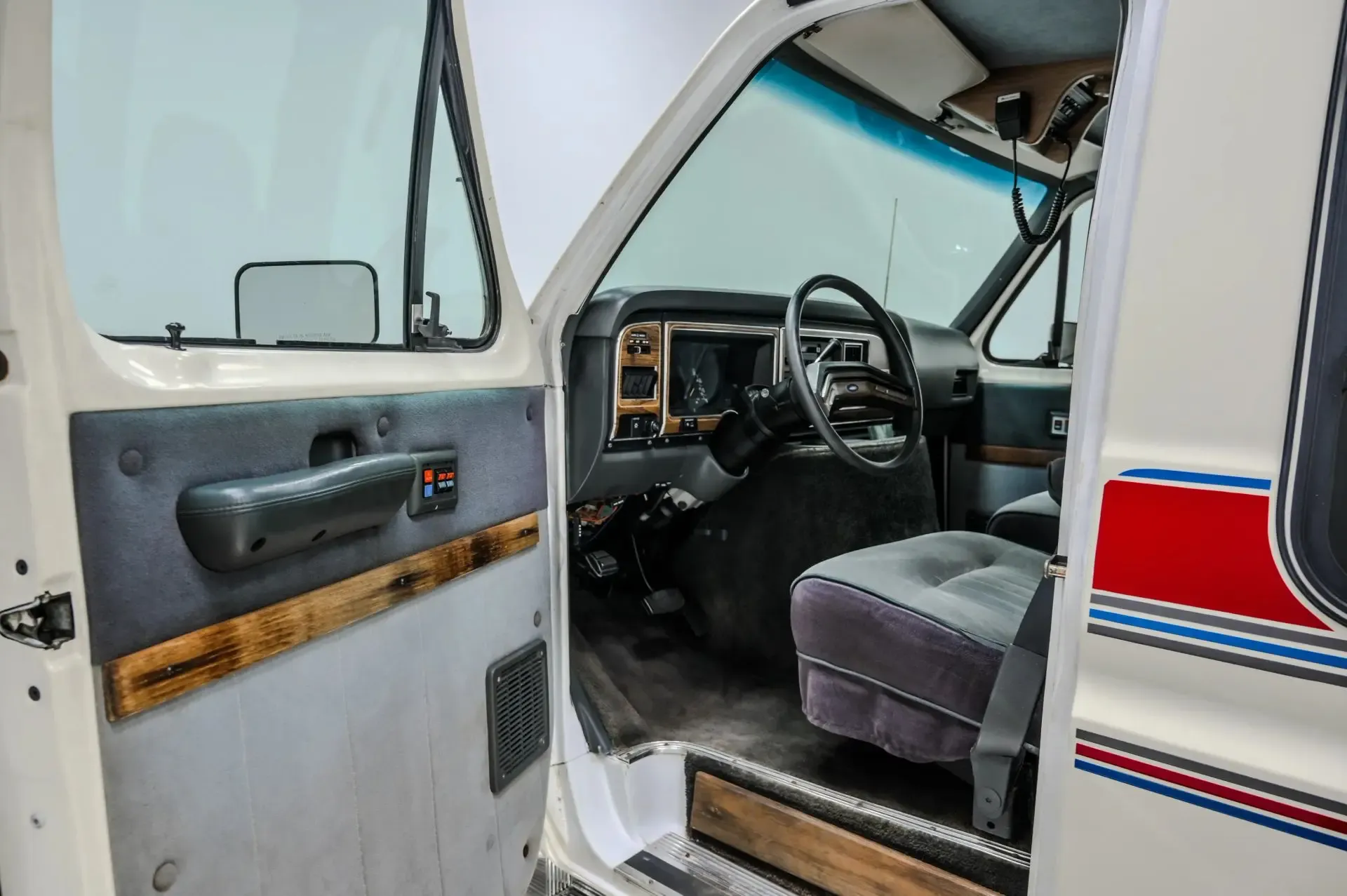 1990 Ford E-150 Econoline