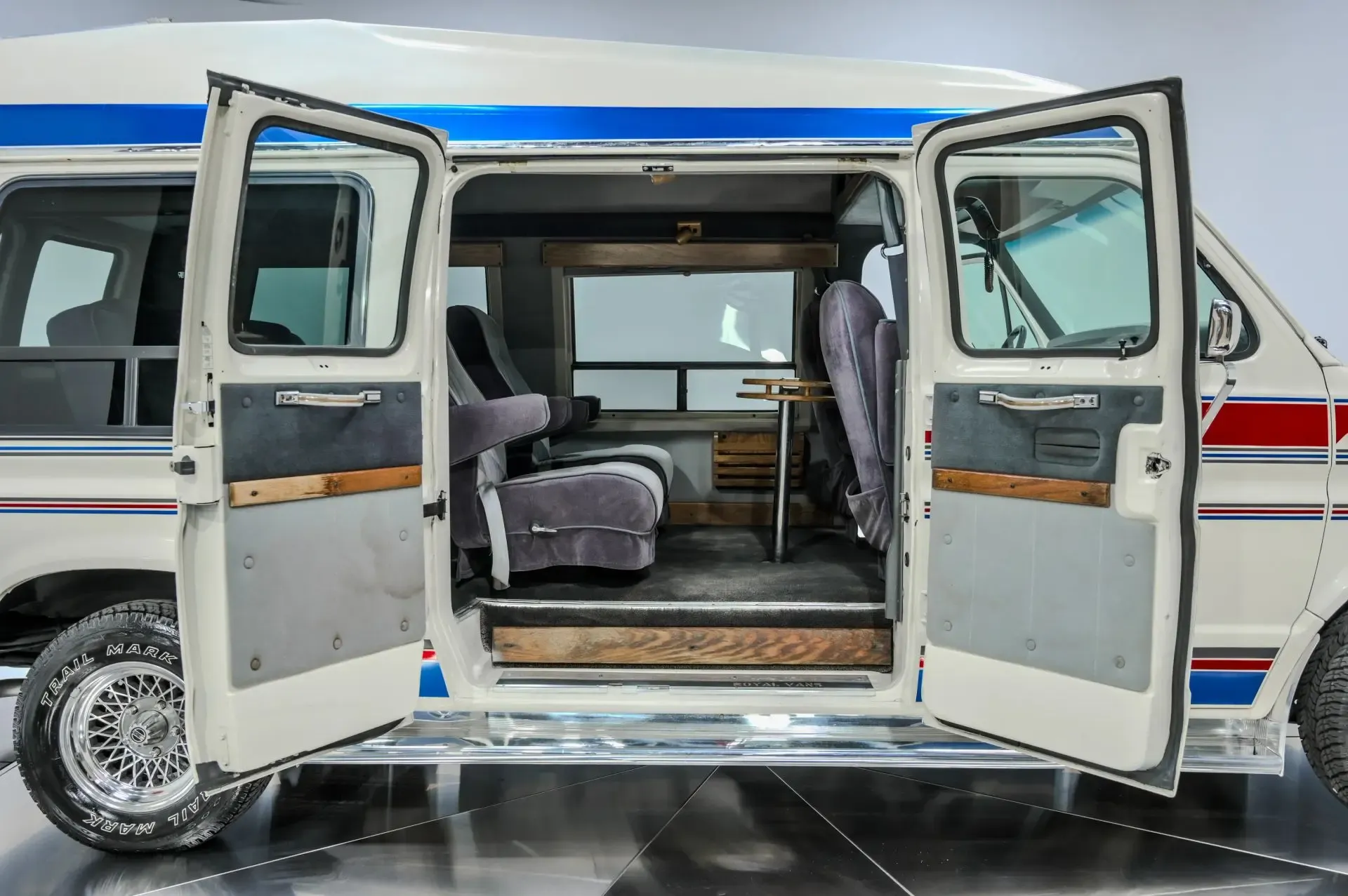 1990 Ford E-150 Econoline