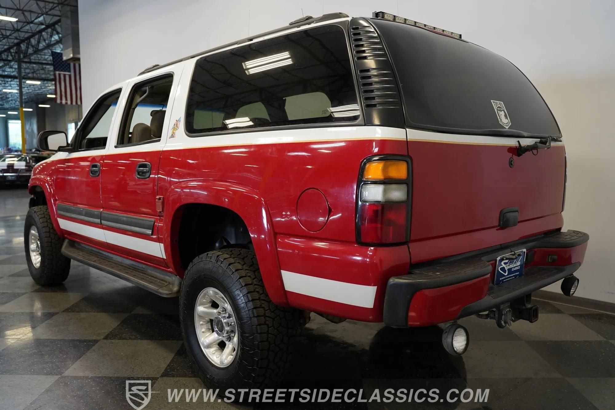 2004 Chevrolet Suburban - 3