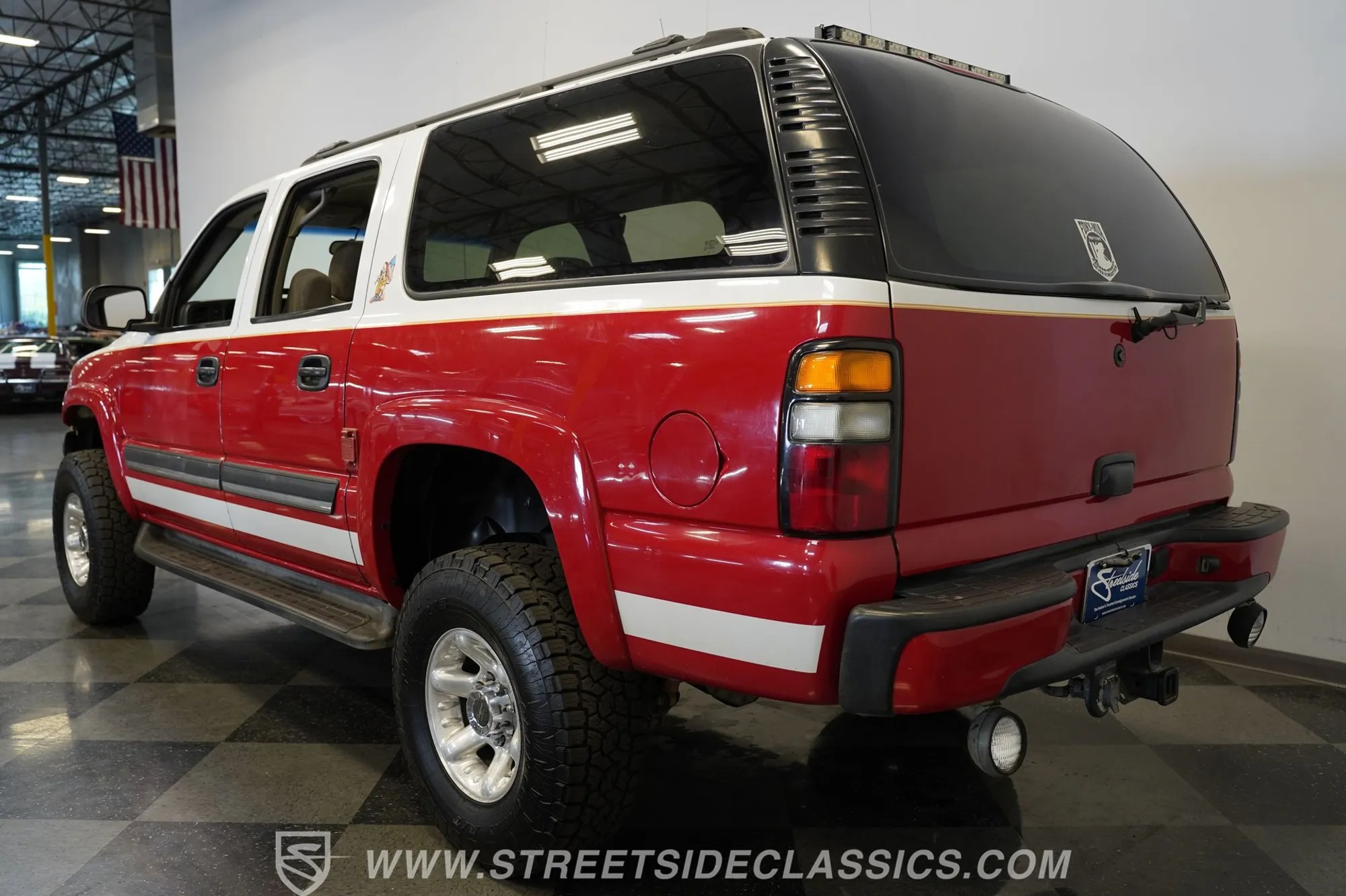 2004 Chevrolet Suburban - 3