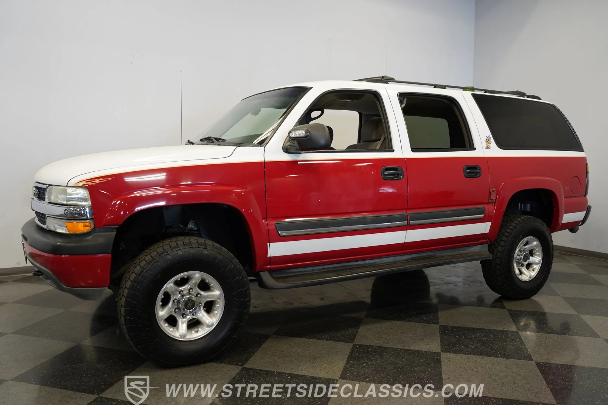 2004 Chevrolet Suburban - 5