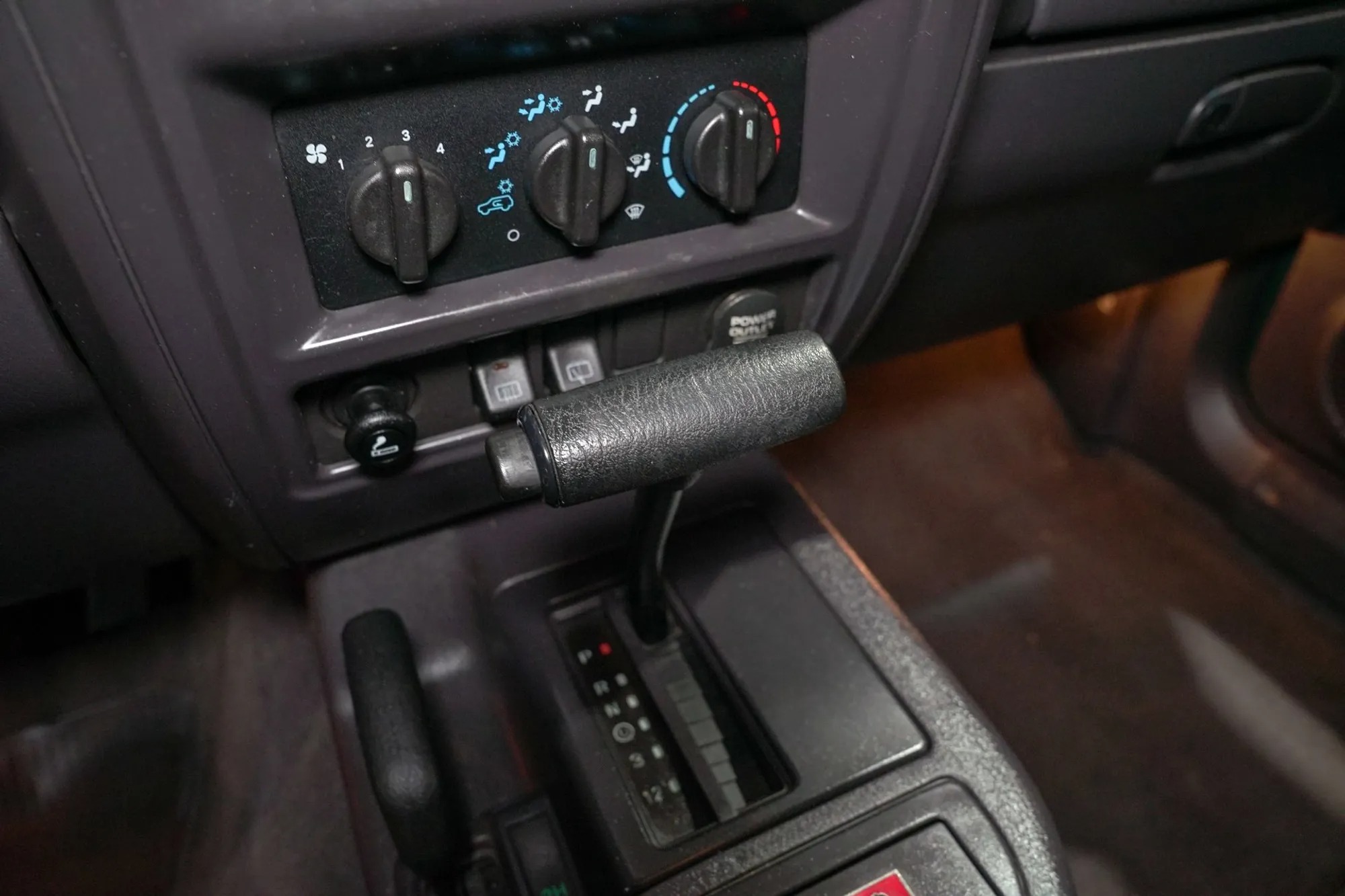 2000 Jeep Cherokee Sport