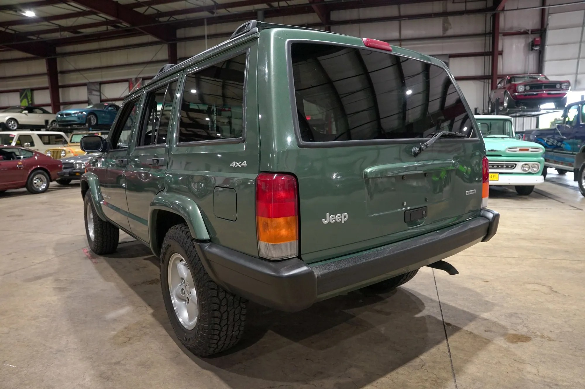 2000 Jeep Cherokee Sport - 2