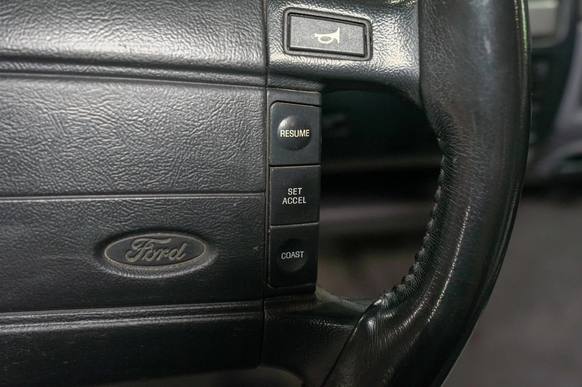 1995 Ford Bronco XLT