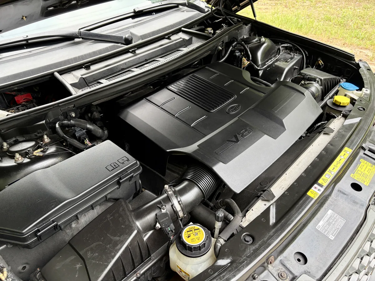 2011 Land Rover Range Rover HSE Luxury