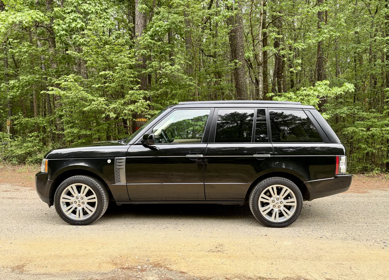 2011 Land Rover Range Rover HSE Luxury - 2