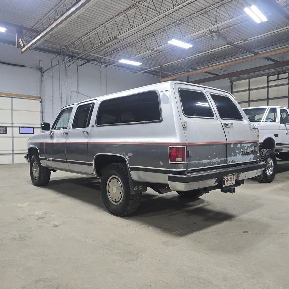 1990 Chevrolet Suburban 2500 - 2