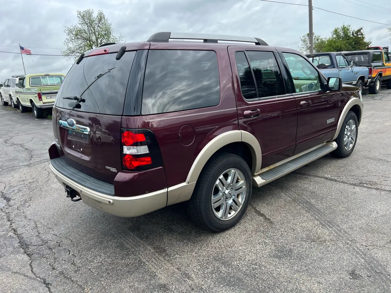 2006 Ford Explorer Eddie Bauer - 3