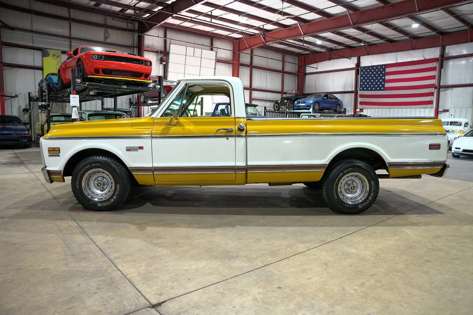 1971 Chevrolet C-10 Cheyenne - 2