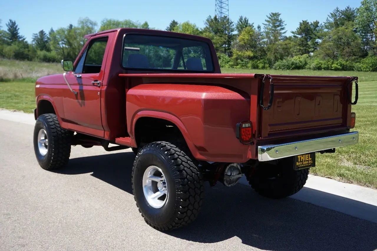 1984 Ford F-150 4x4 - 5