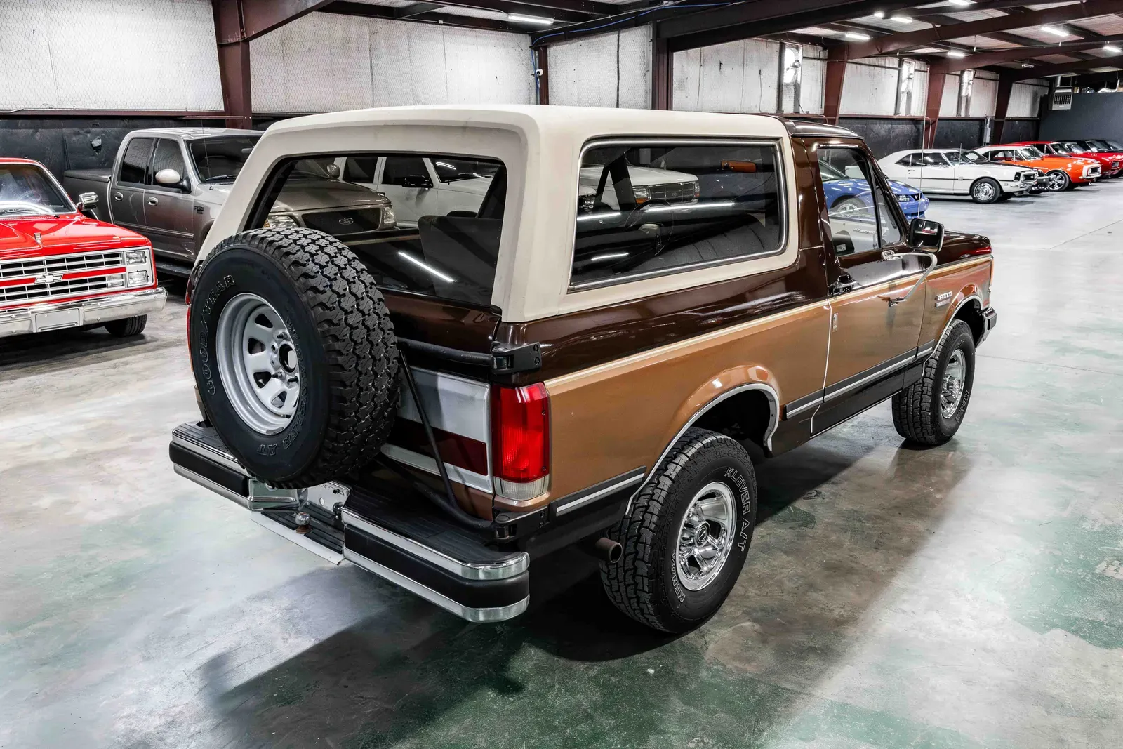 1989 Ford Bronco XLT - 5