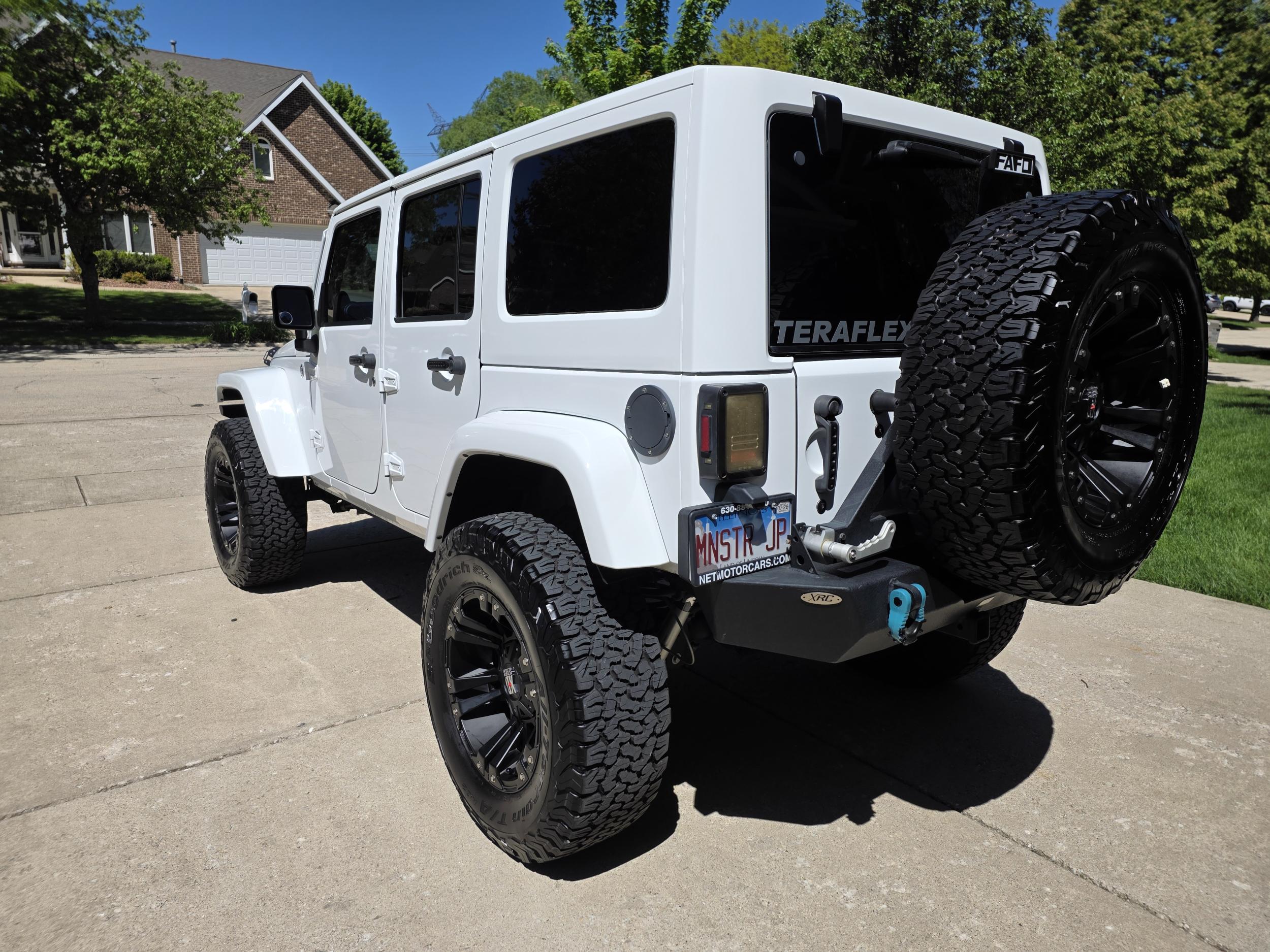 2014 Jeep Wrangler Unlimited Sahara - 4