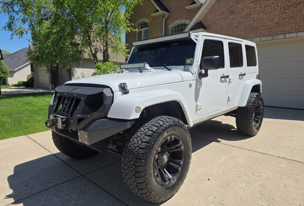 2014 Jeep Wrangler Unlimited Sahara - 5