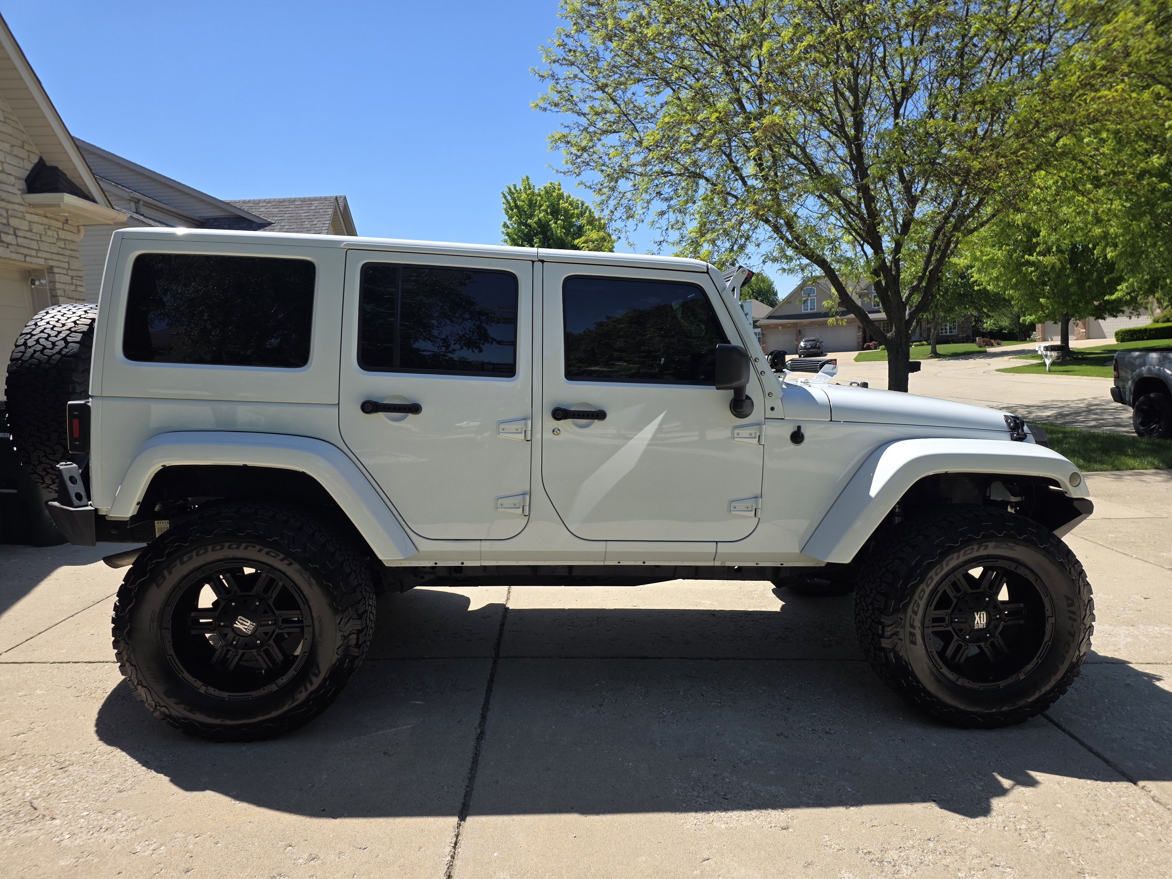 2014 Jeep Wrangler Unlimited Sahara - 2