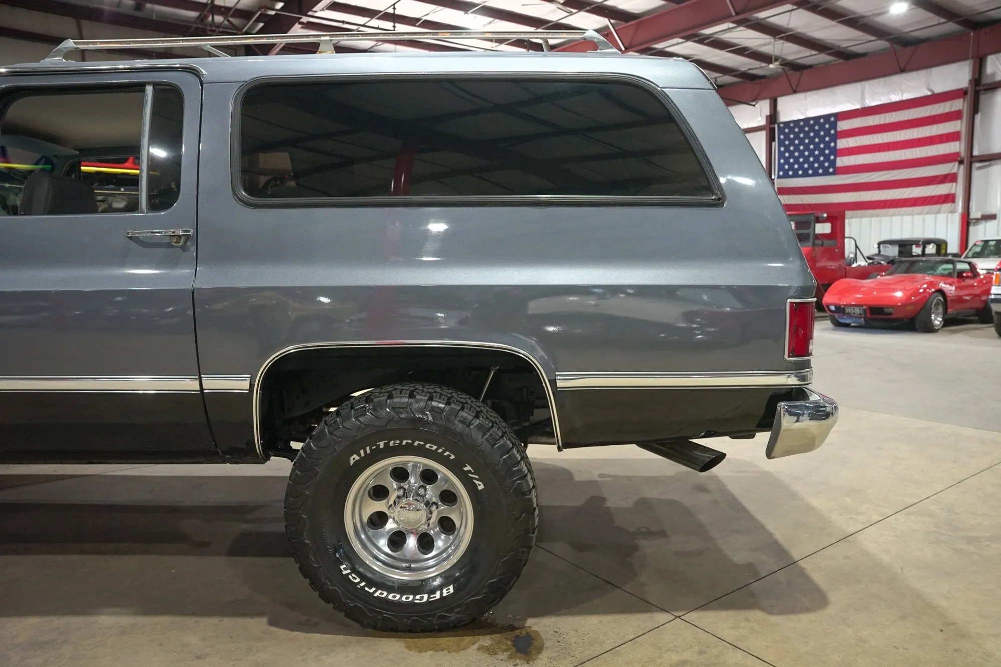 1987 Chevrolet Suburban V10 - 4