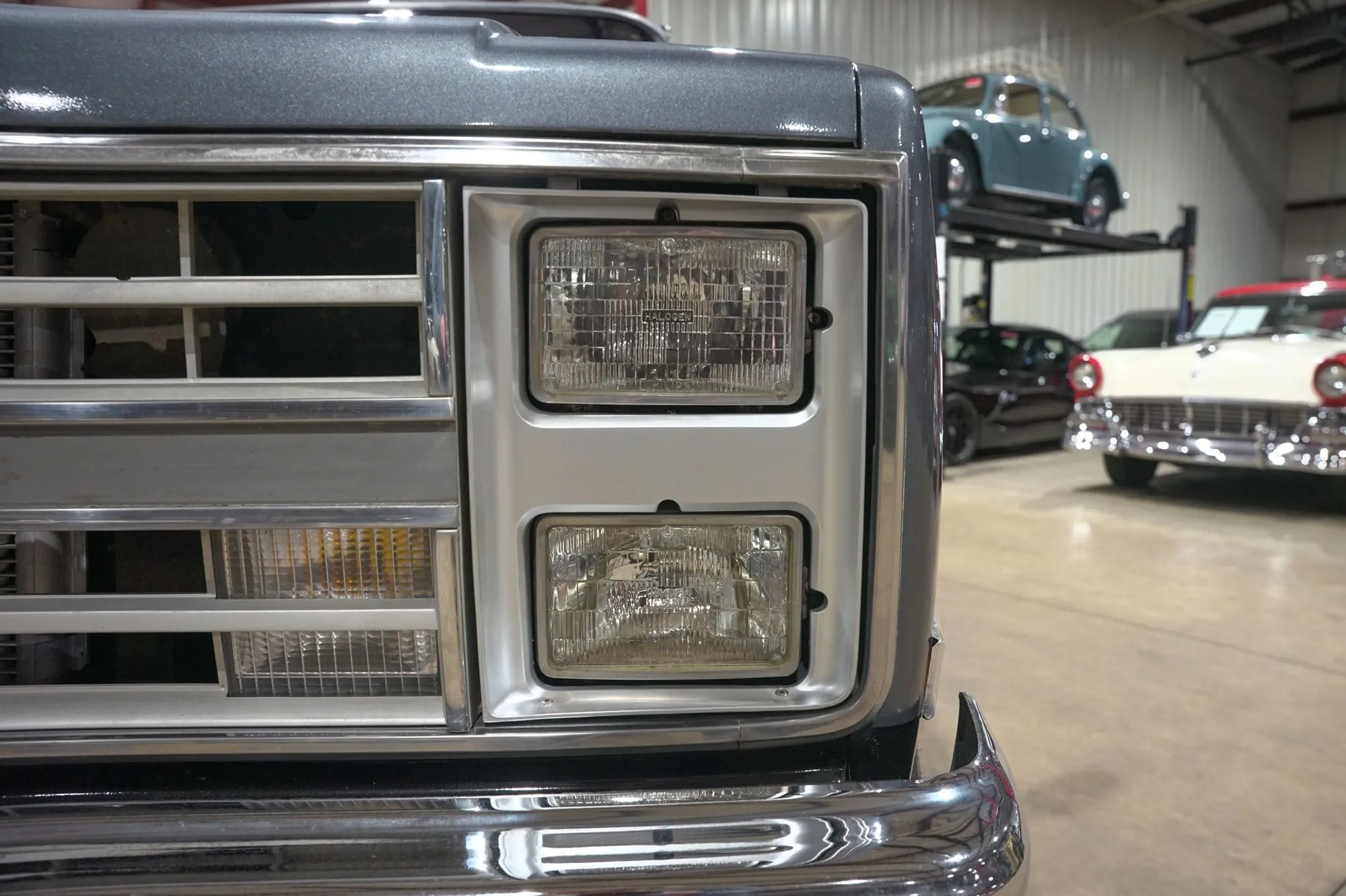 1987 Chevrolet Suburban V10
