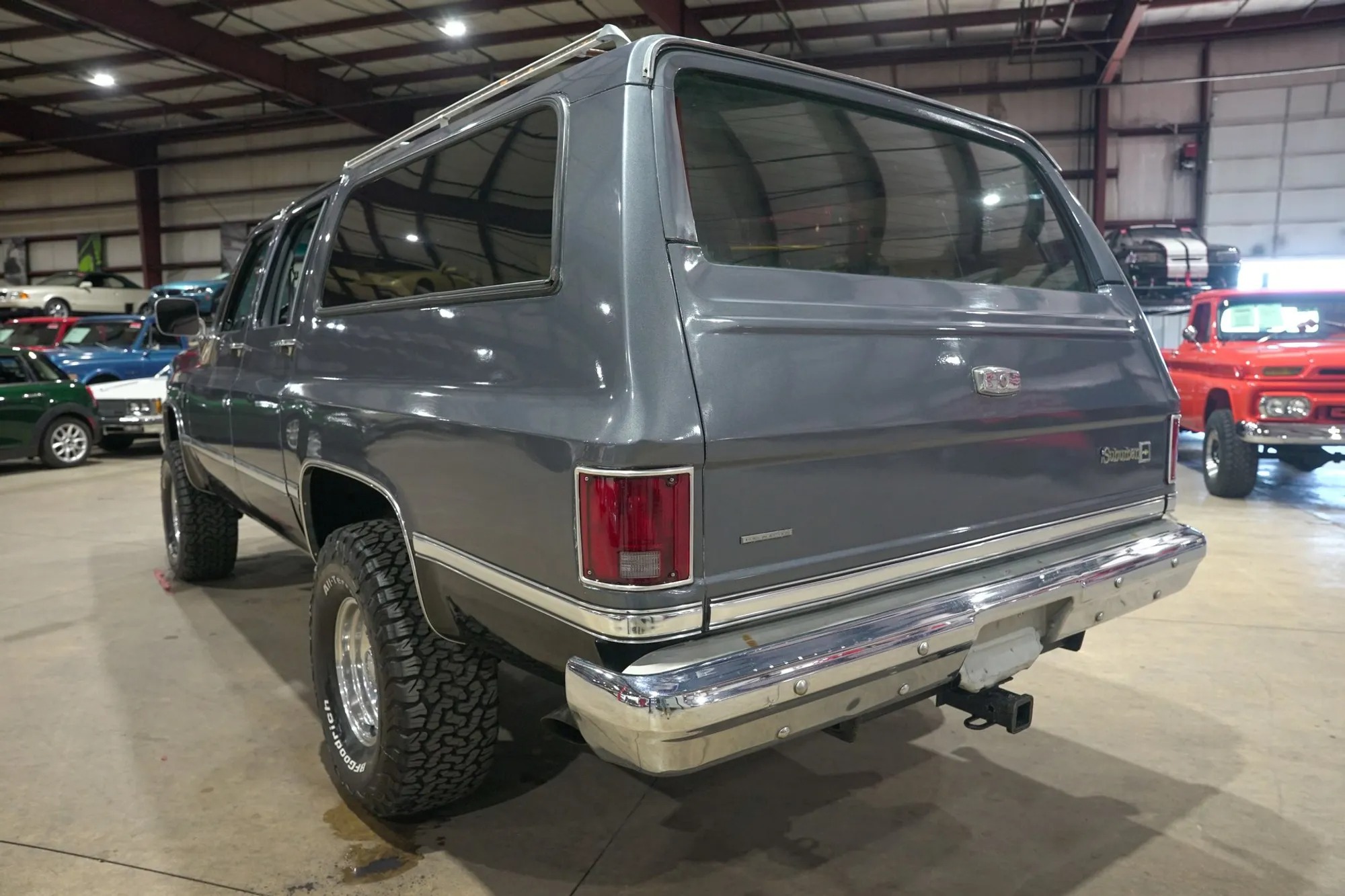 1987 Chevrolet Suburban V10 - 5