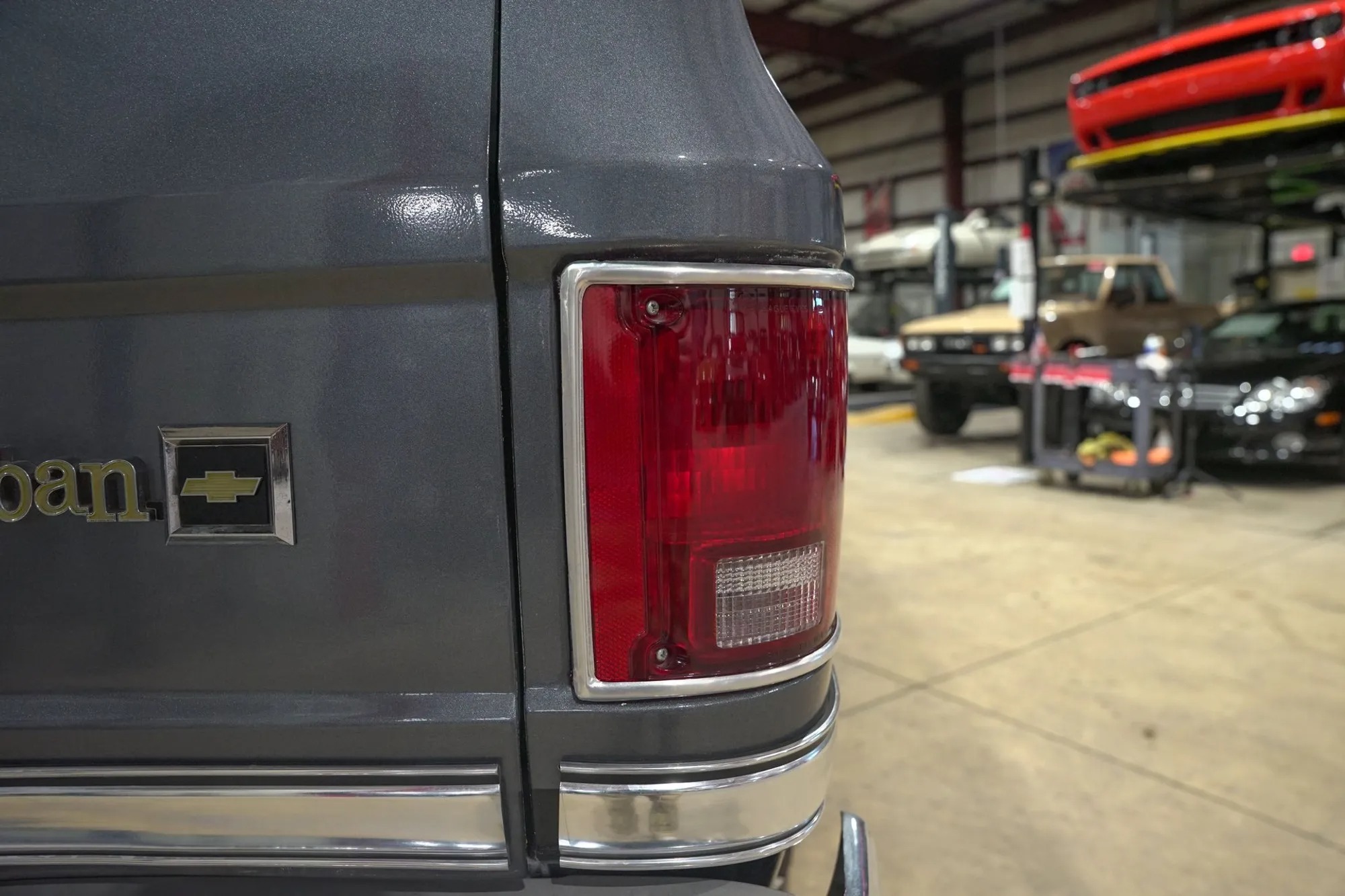 1987 Chevrolet Suburban V10