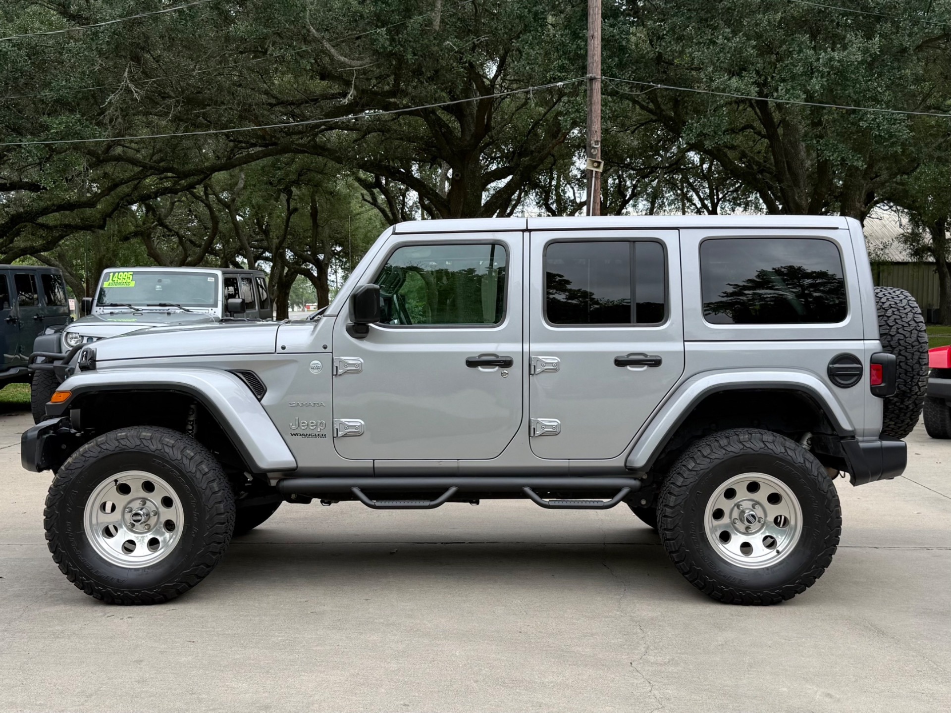 2018 Jeep Wrangler Unlimited Sahara - 2