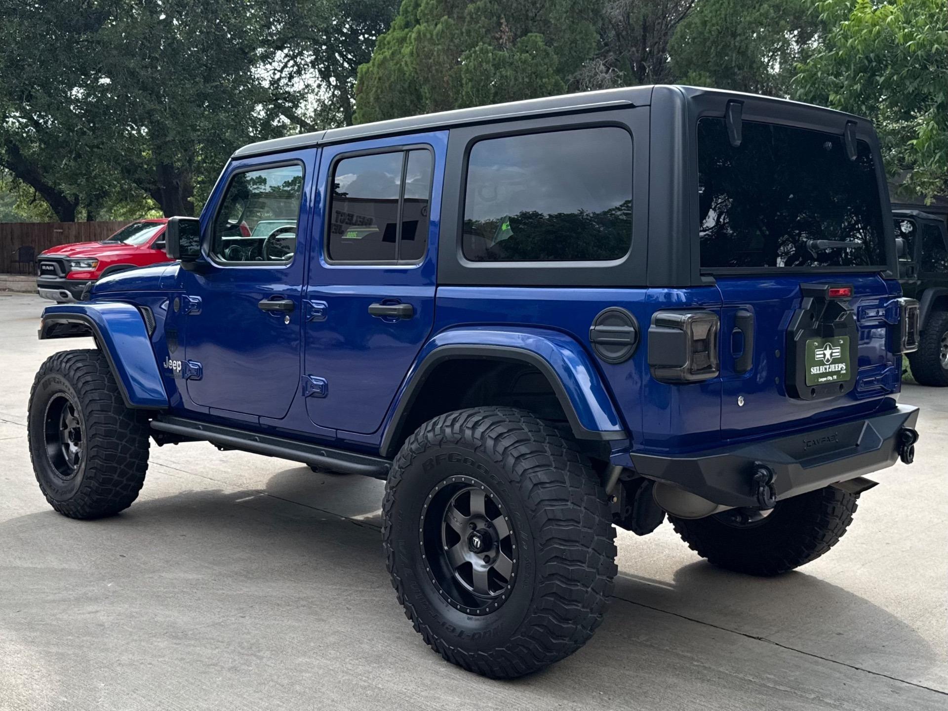 2019 Jeep Wrangler Unlimited Sahara - 3