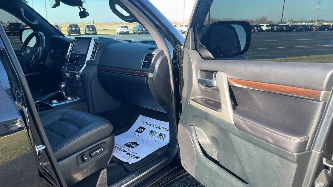 2021 Toyota Land Cruiser Heritage Edition