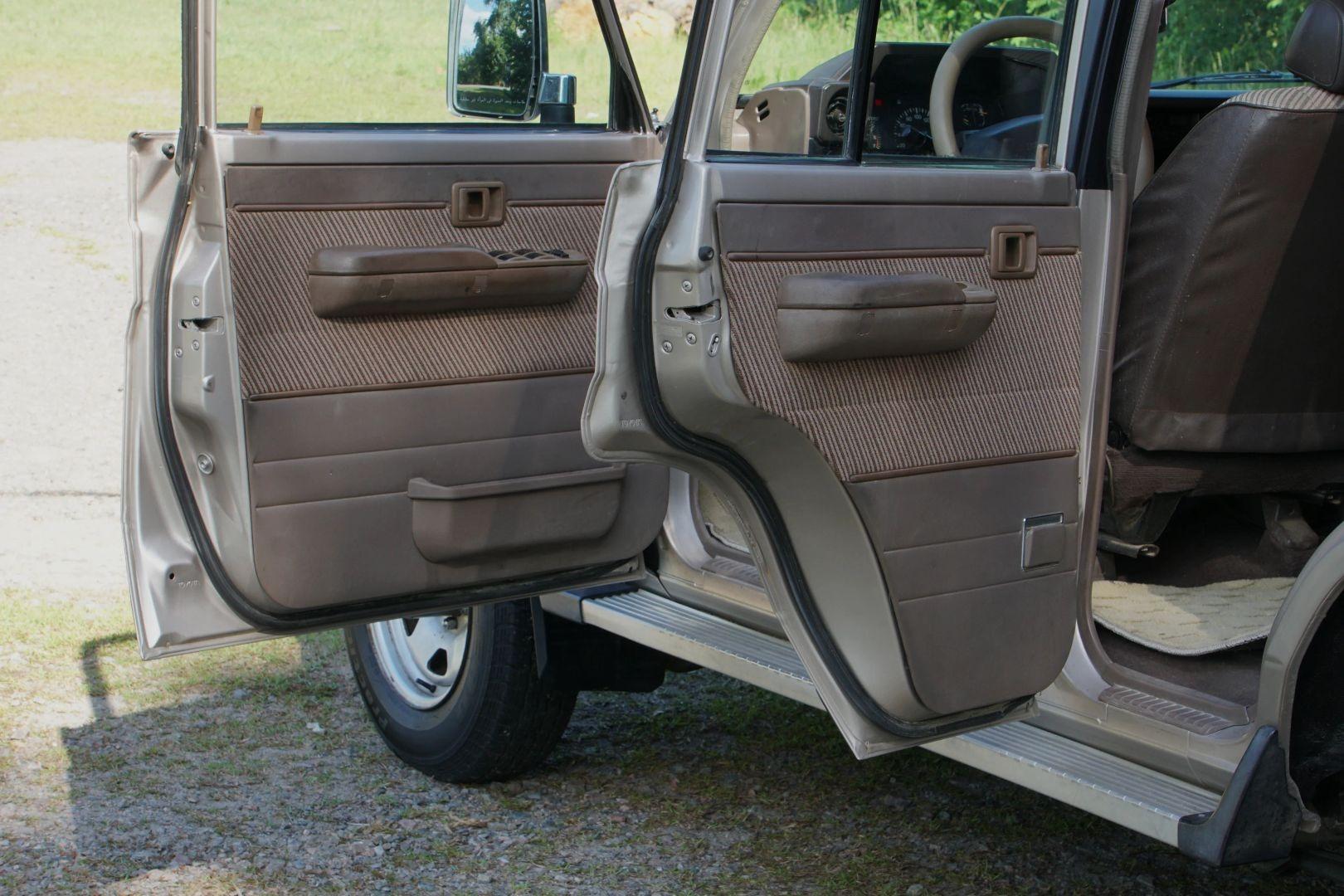 1992 Toyota Land Cruiser RJ77